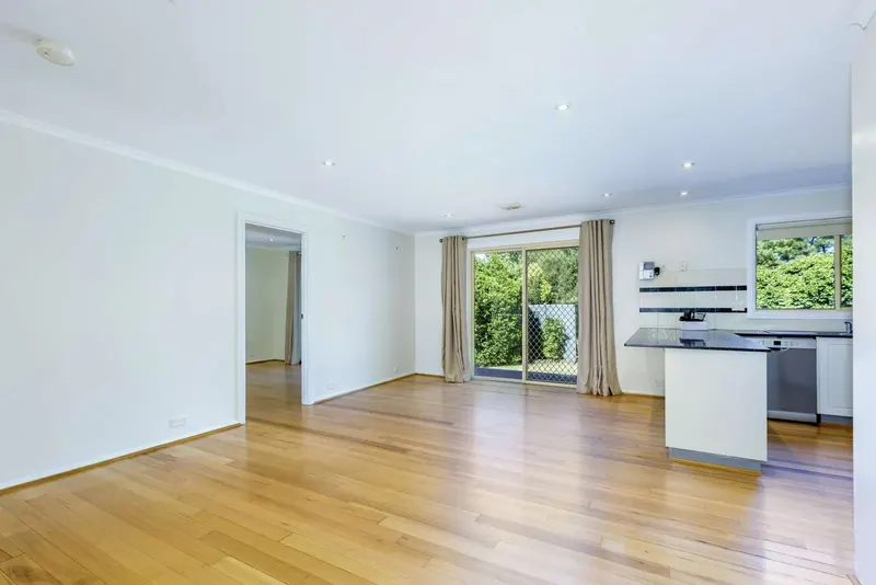 15 Piguenit Close, Lyneham, photo 3