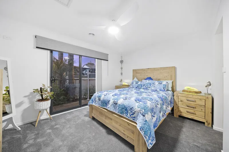 13 Diamond Street, Amaroo, photo 12