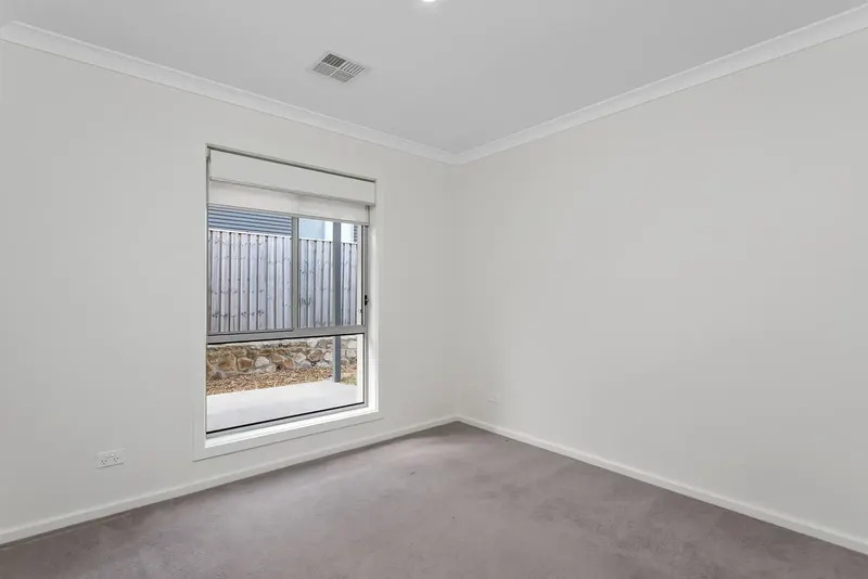 8 Victoria Owen Circuit, Casey, photo 7