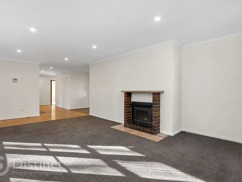 19 Bundeela Street, Narrabundah, photo 4