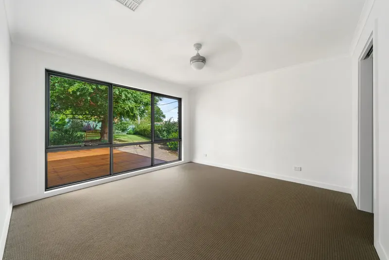 4 Achernar Close, Giralang, photo 17