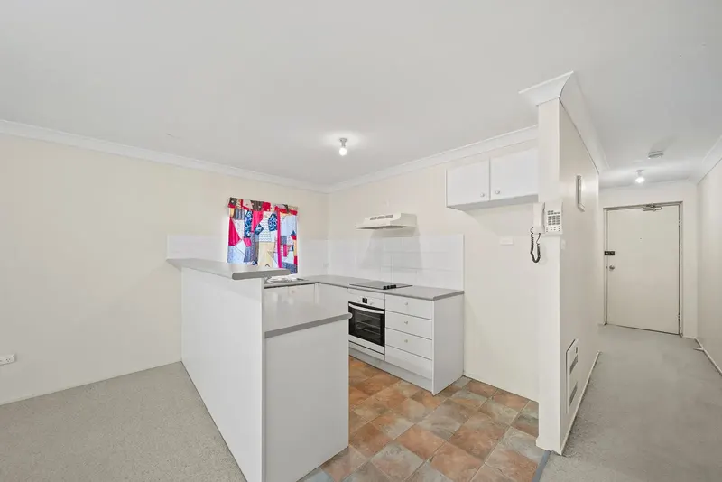 40/12 Albermarle Place, Phillip, photo 6