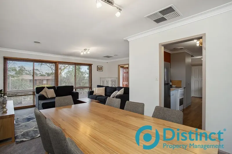 6 Parer Street, Scullin, photo 11