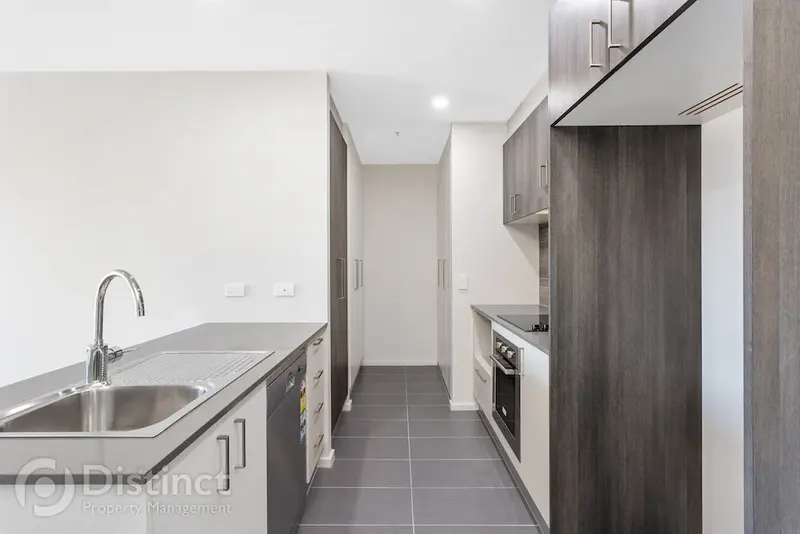 321/325 Anketell Street, Greenway, photo 3