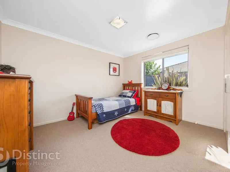 24 Doris Turner Street, Forde, photo 10