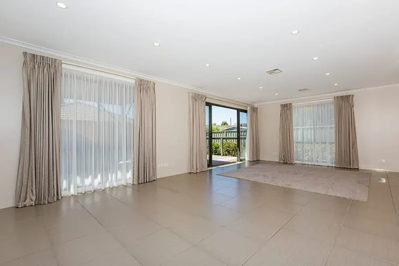 2/22 Lachlan Street, Macquarie, photo 5