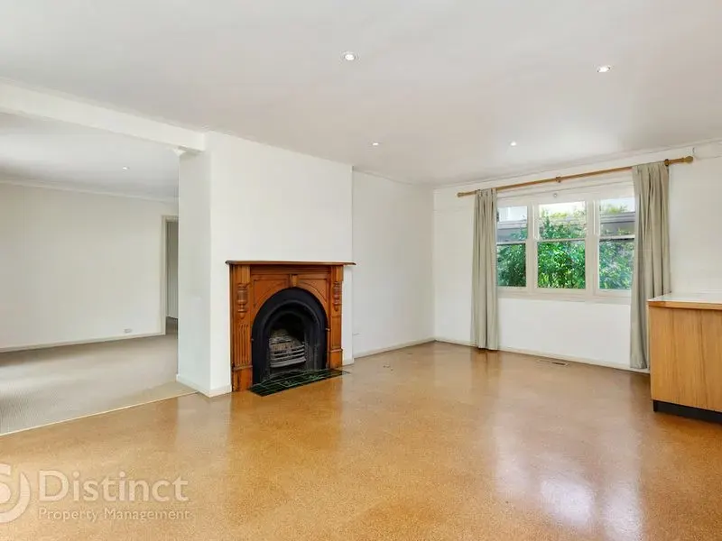 56 Schlich Street, Yarralumla, photo 4