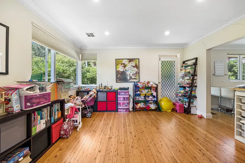 98 Vasey Crescent, Campbell, photo 4