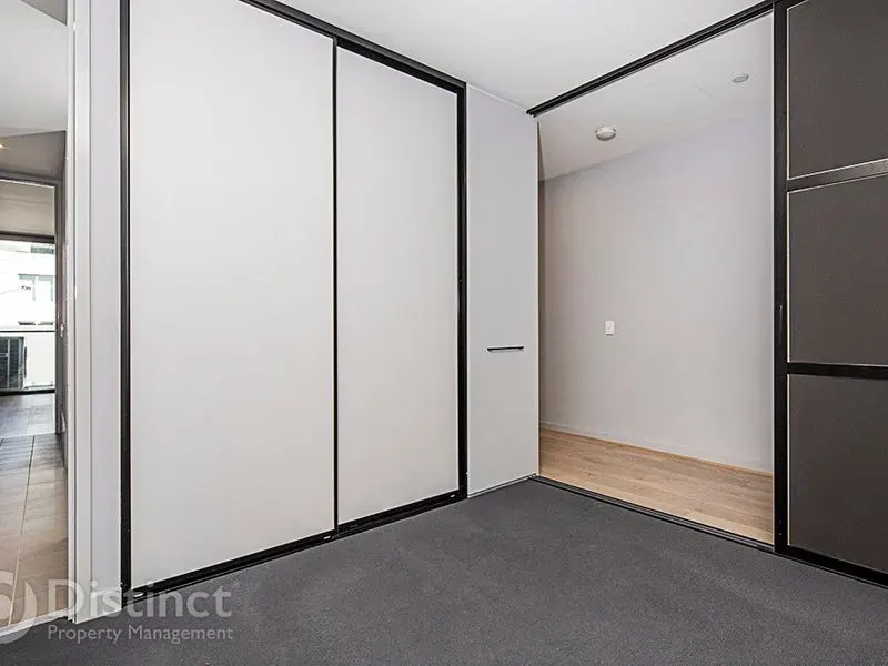 115/45 Eastlake Parade, Kingston, photo 5