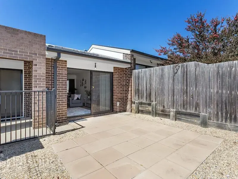 28 Constance Stone Street, Macgregor, photo 2