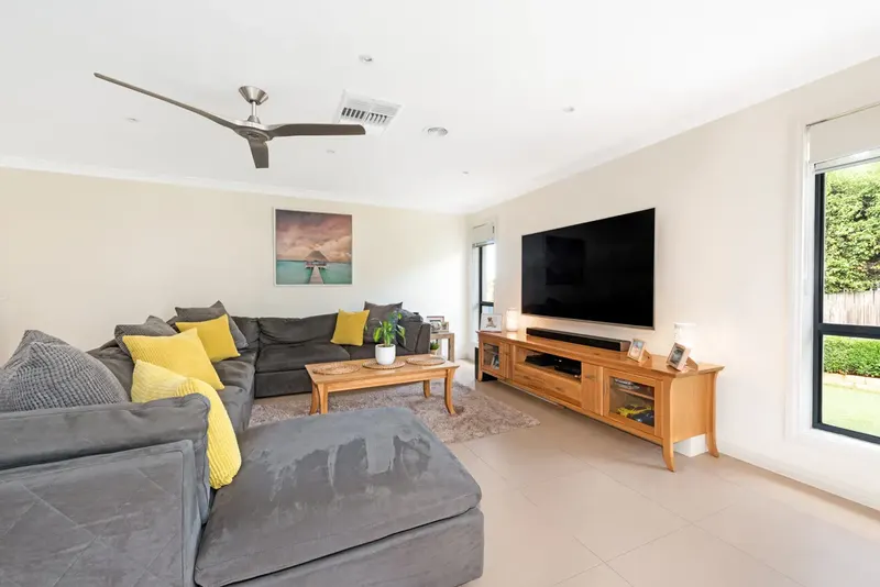 32 Warrumbul Street, Ngunnawal, photo 8