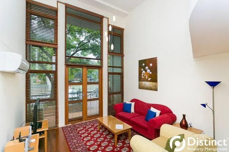 2/18 Captain Cook Crescent, Griffith, photo 4