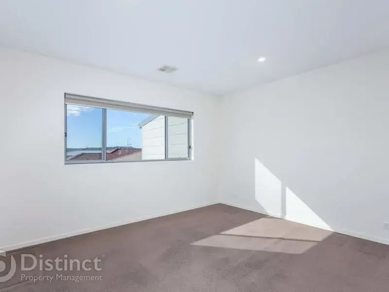 44 Gudamang Street, Ngunnawal, photo 8
