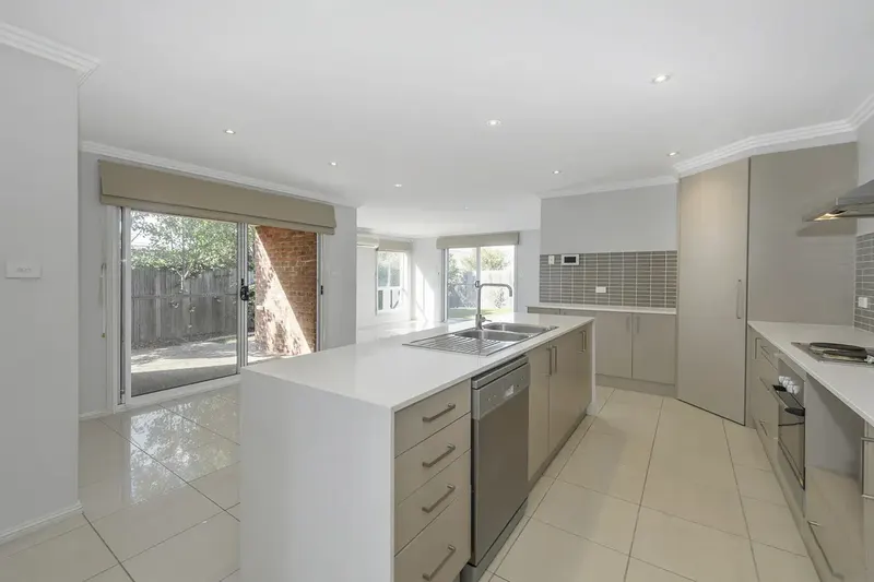 4 Thea Astley Circuit, Franklin, photo 3