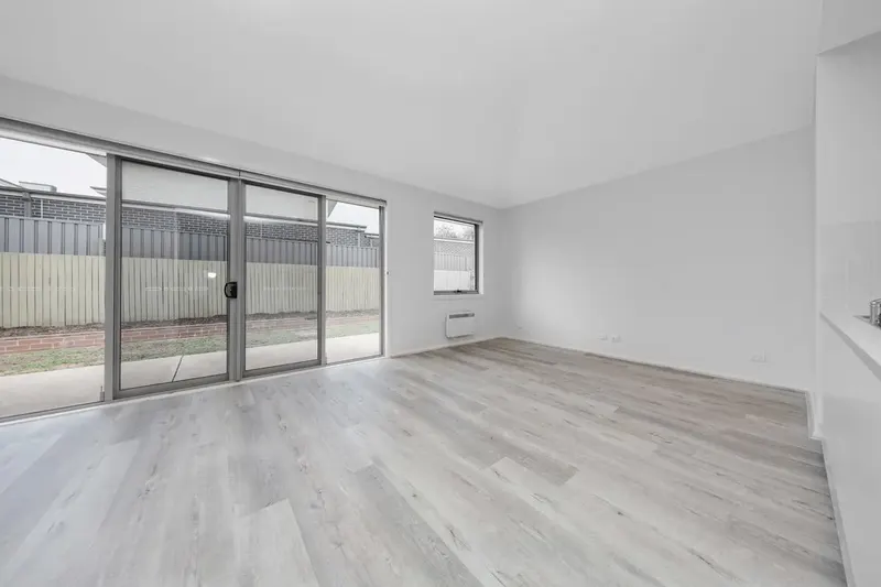 1 Eric Wright Street, Forde, photo 4