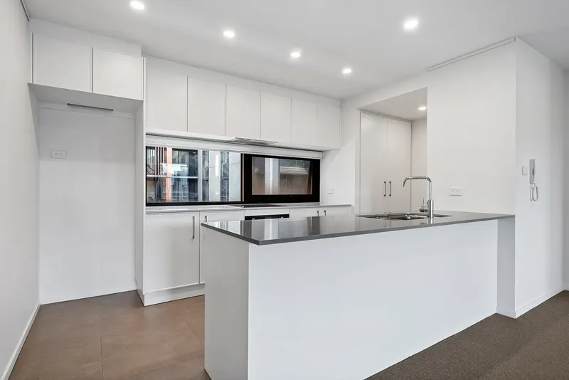 27/90 Lowanna Street, Braddon, photo 5