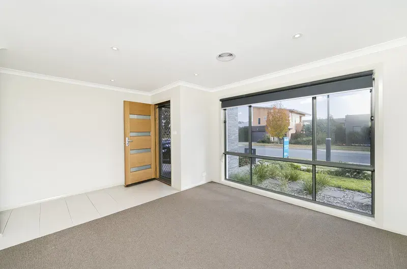 10 Jack Ryan Street, Forde, photo 2