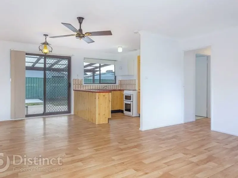 28 Rohan Street, Richardson, photo 5