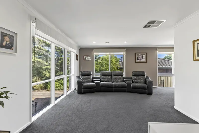 79 Sternberg Crescent, Wanniassa, photo 4