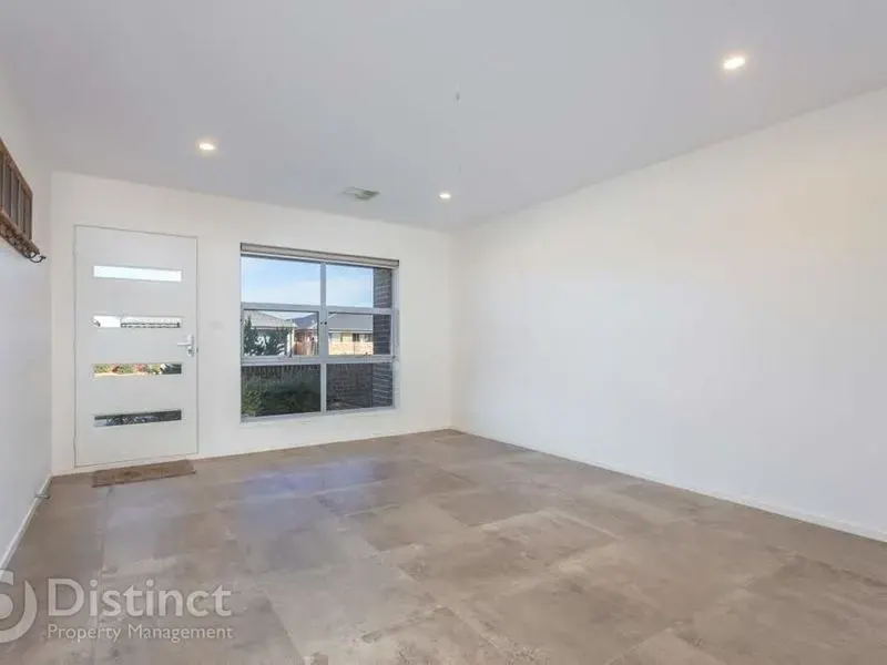 44 Gudamang Street, Ngunnawal, photo 6