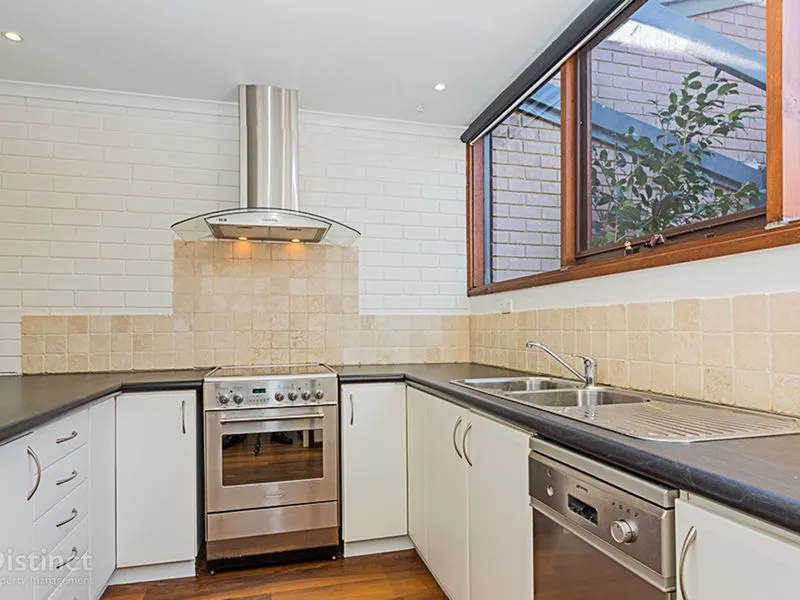 29 Jewell Close, Phillip, photo 1