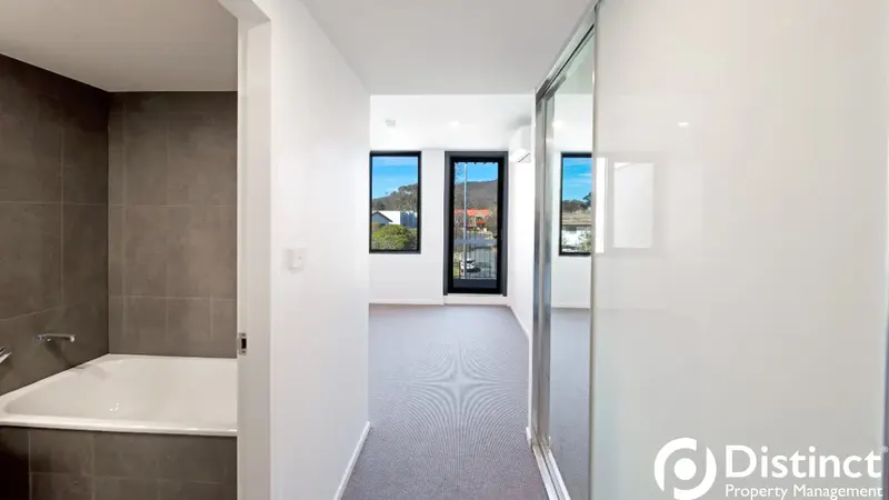 27/90 Lowanna Street, Braddon, photo 12