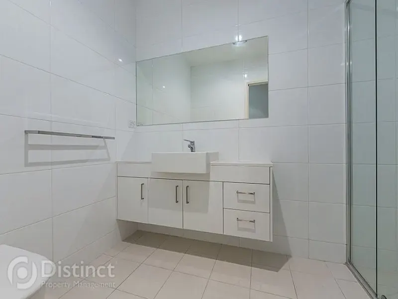 2/28 Canberra Avenue, Forrest, photo 10
