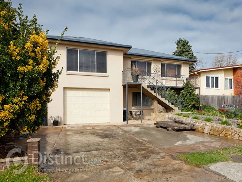 62 Richard Avenue, Crestwood, photo 1