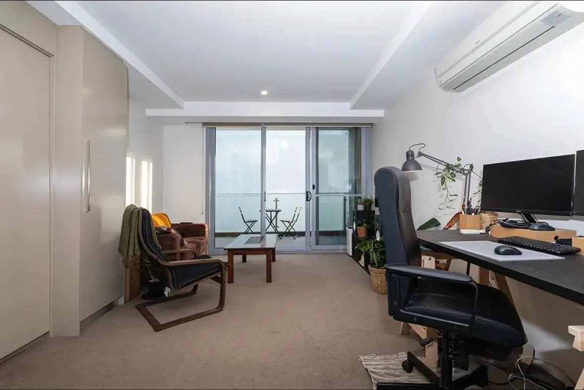 132/50 Eastlake Parade, Kingston, photo 1