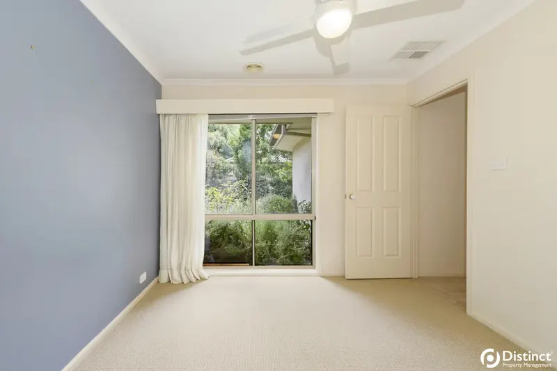 15 Leven Street, Amaroo, photo 6