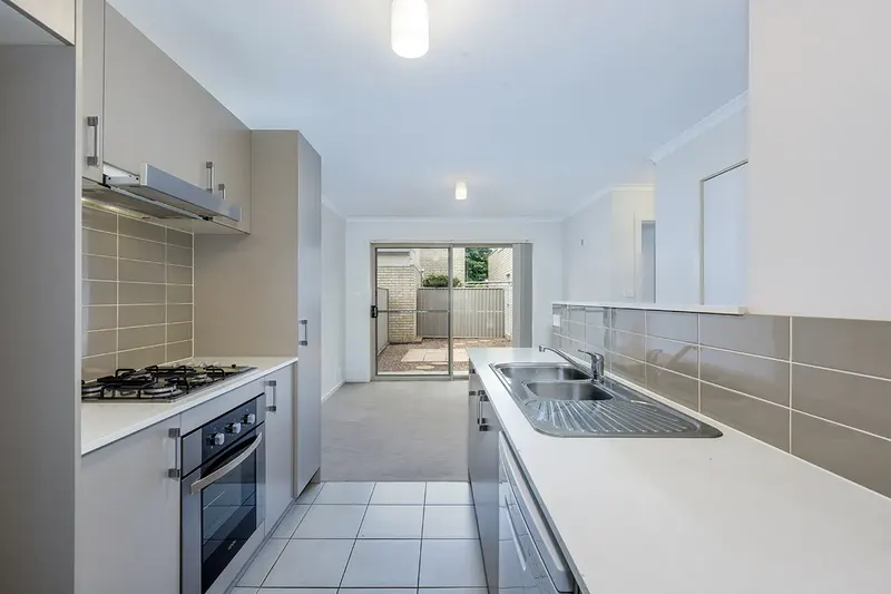 9/70 Kings Canyon Street, Harrison, photo 2