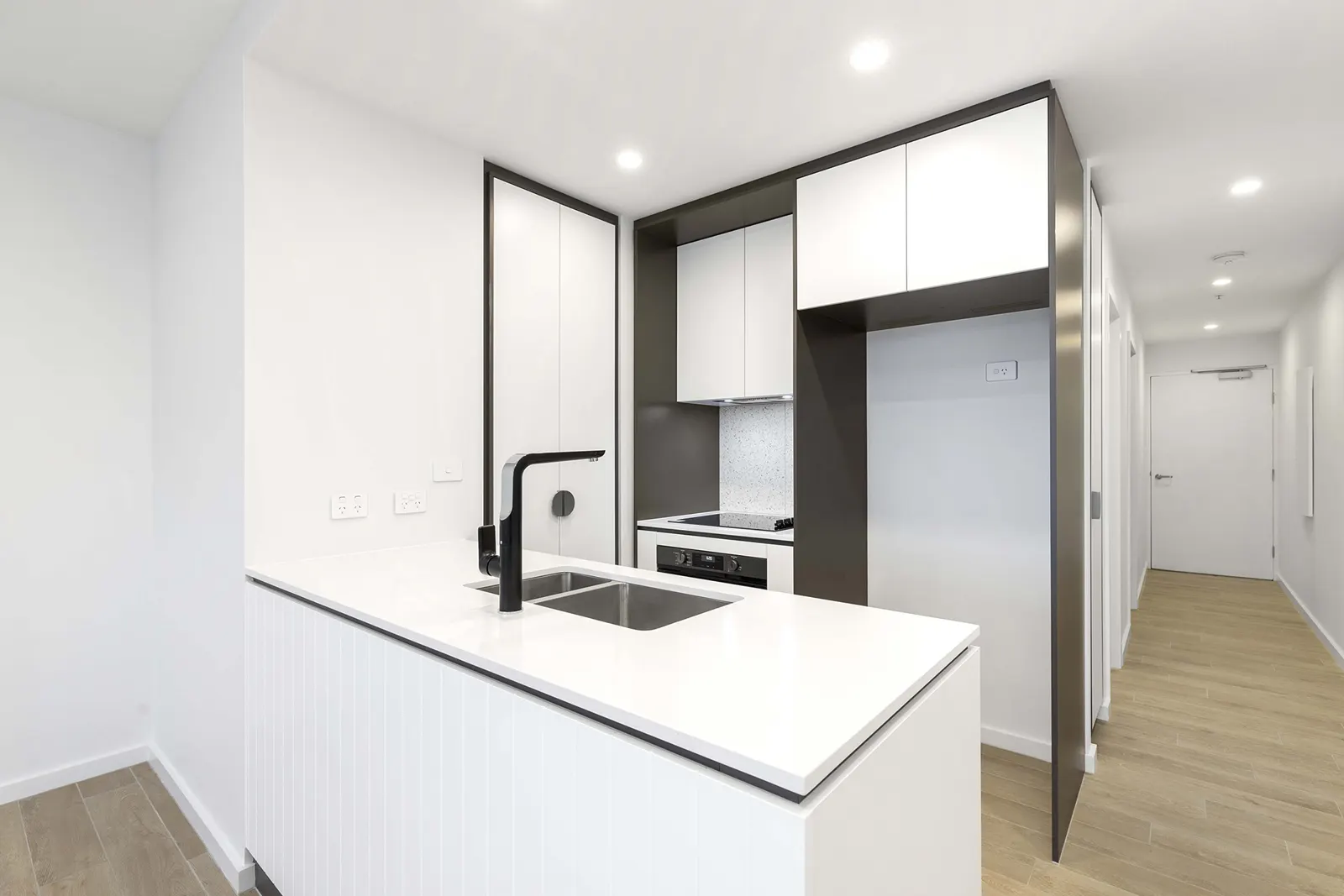 408/2 Terry Connolly Street, Coombs, photo 1