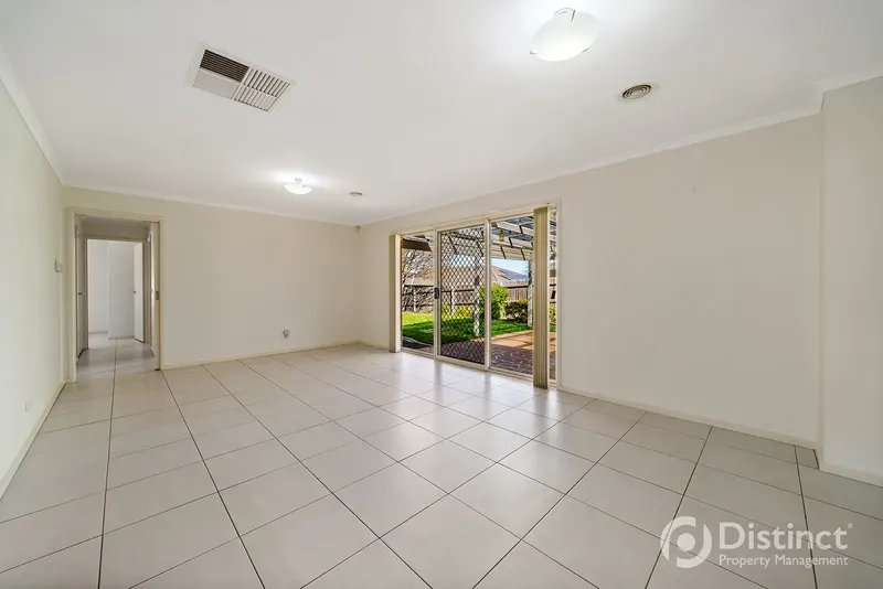 13 Clendinnen Street, Dunlop, photo 5