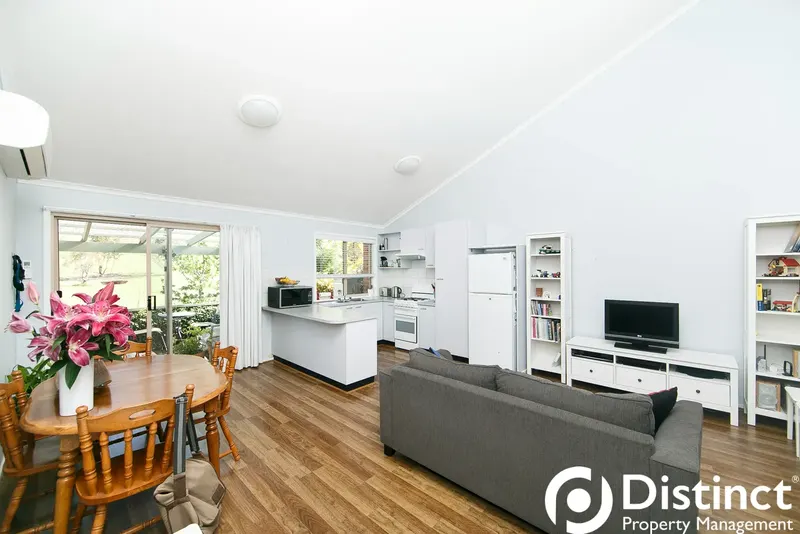 2/6 Berra Close, Ngunnawal, photo 4