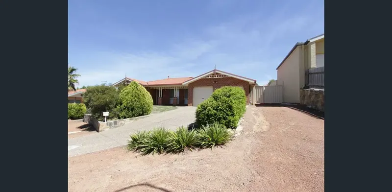 5 Sale Place, Amaroo, photo 2
