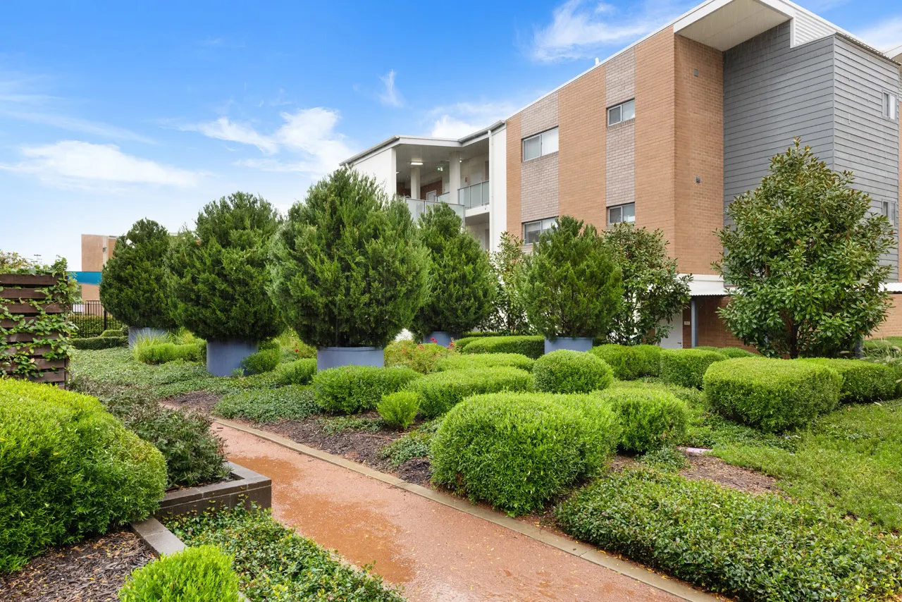 174/116 Easty Street, Phillip, photo 1