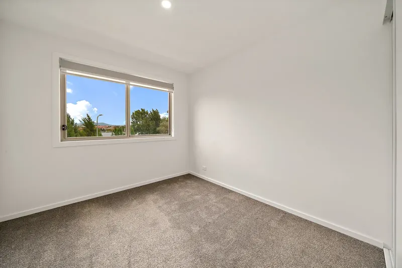 18/167 Mortimer Lewis Drive, Greenway, photo 11