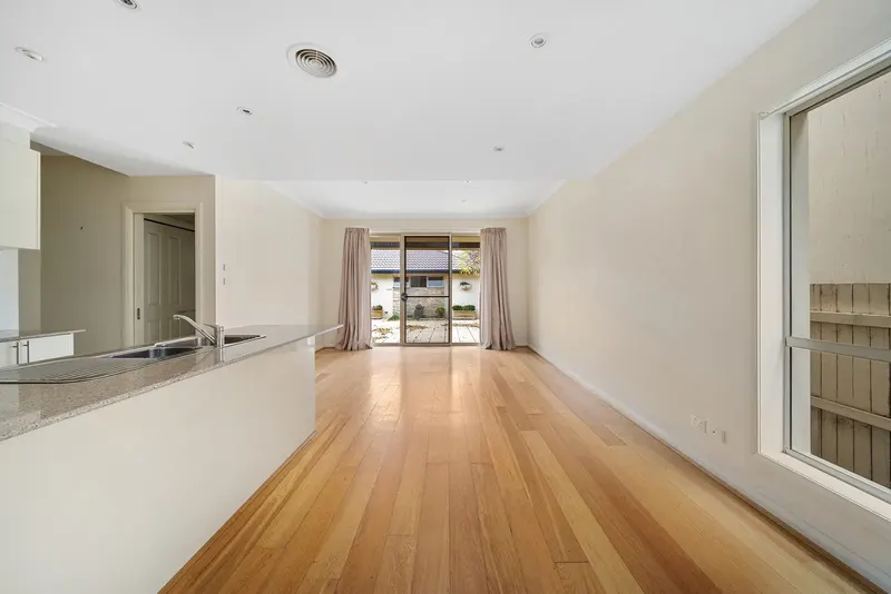 14 Wombeyan Street, Harrison, photo 4