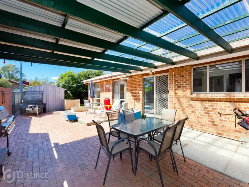 16 Werriwa Crescent, Isabella Plains, photo 9
