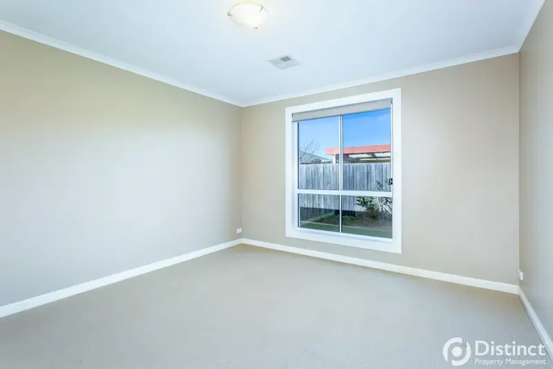 27 Donald Horne Street, Franklin, photo 8