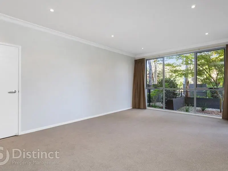 10/57 Lowanna Street, Braddon, photo 6
