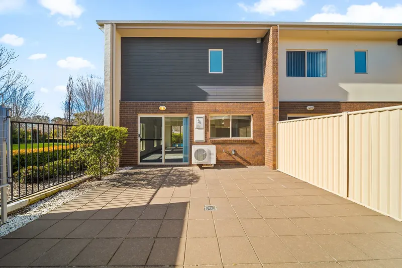 74/46 Kings Canyon Street, Harrison, photo 2