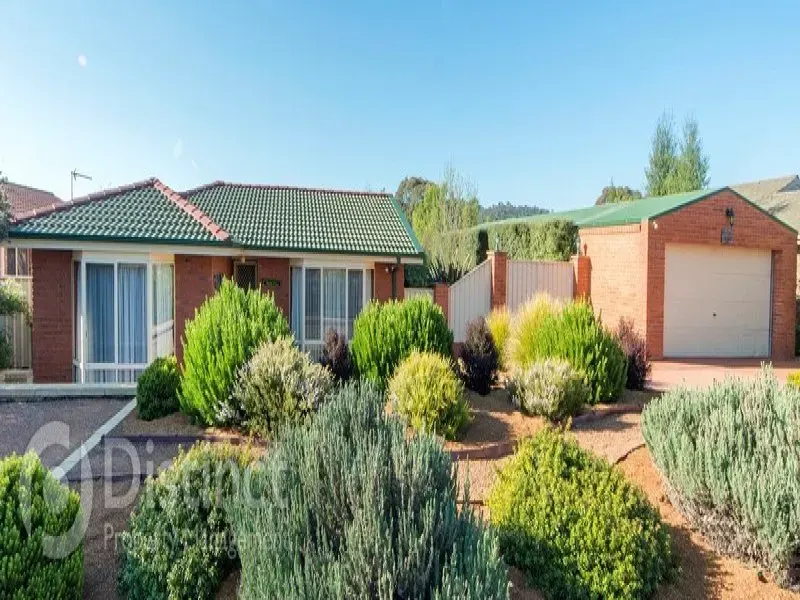 15 Smeaton Circuit, Banks
