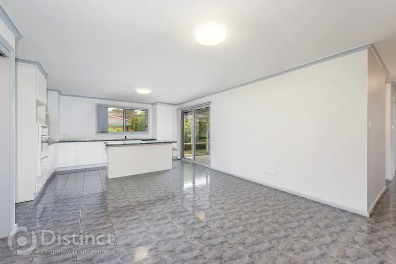 8 Odern Place, Ngunnawal, photo 3