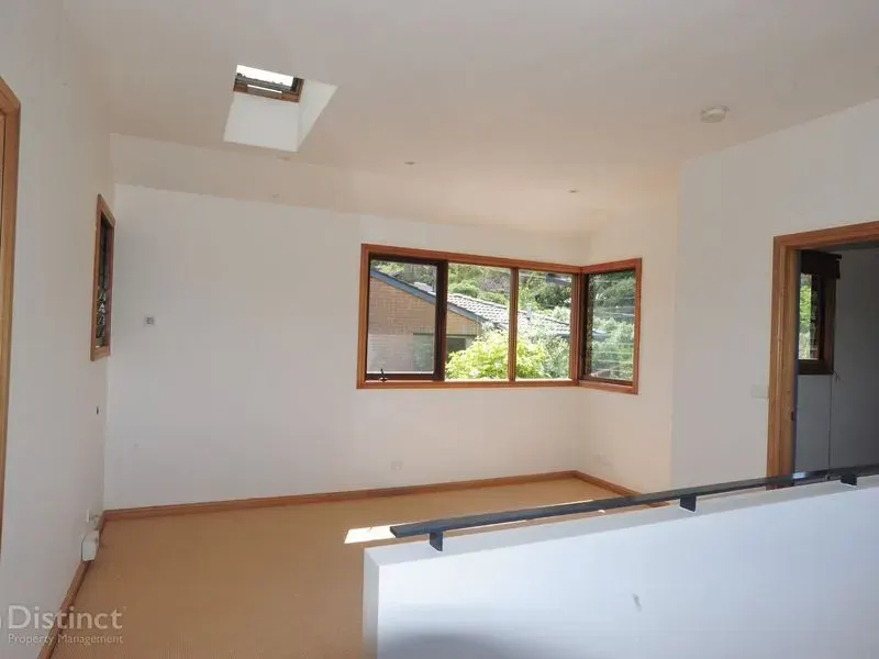 6 Caffyn Place, Garran, photo 10