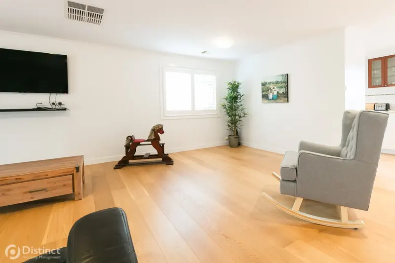 54 Jackie Howe Crescent, Macarthur, photo 7