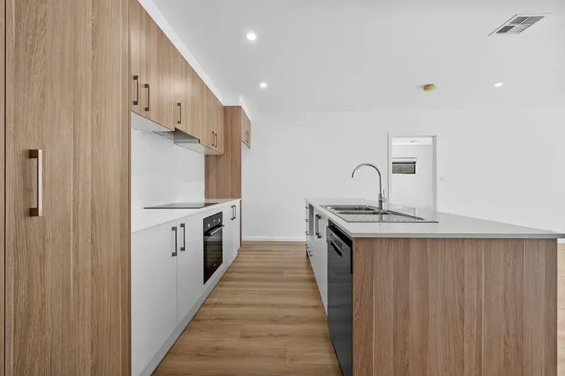 37 Sculthorpe Avenue, Whitlam, photo 7