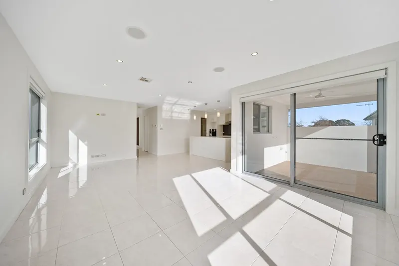 55 Langtree Crescent, Crace, photo 4
