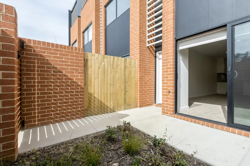 67/45 Athlon Drive, Greenway, photo 14
