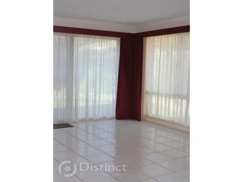 16 Riley Close, Ngunnawal, photo 5